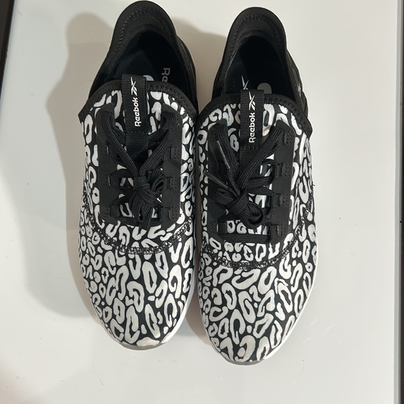 REEBOK ATHLETIC WOMEN DAILY FIT DMX SIZE 7.5 - Picture 5 of 8